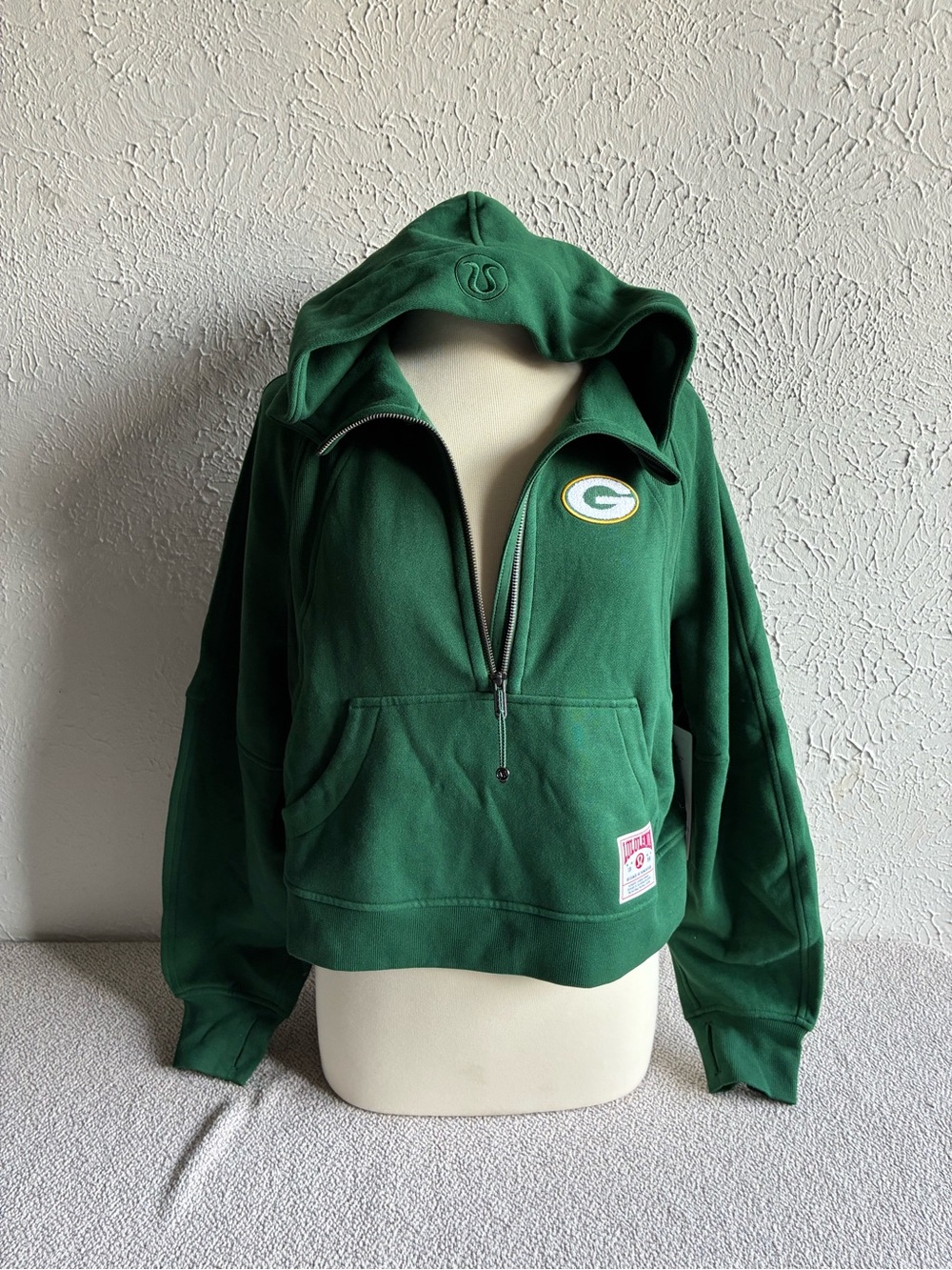 lululemon Green Bay Packers
Scuba Half-Zip Hoodie M/L NWT
Alouette